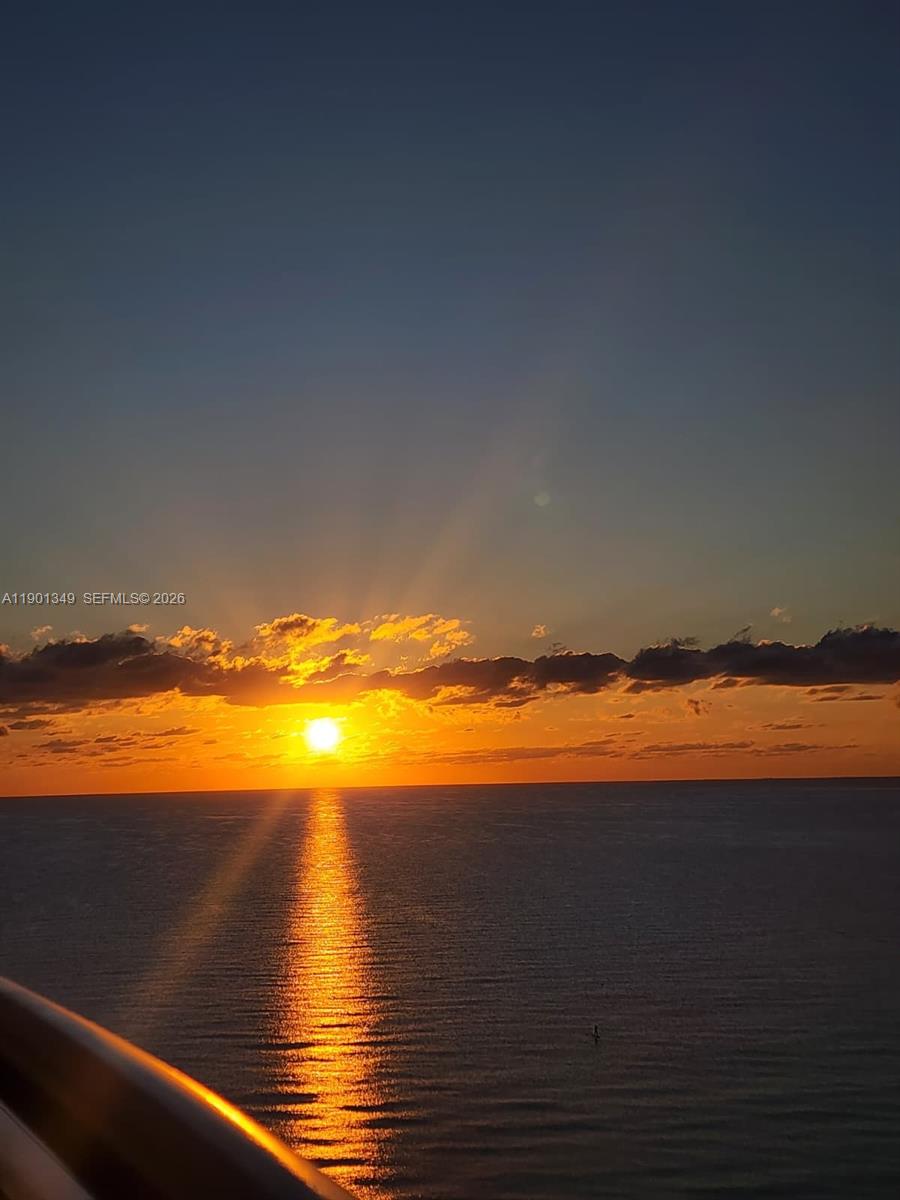 RESIDENCES ON HOLLYWOOD B - Residential