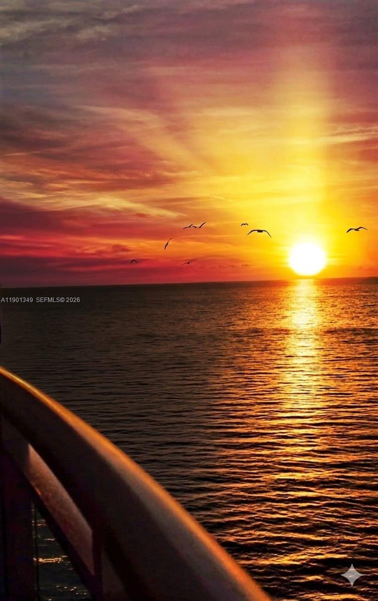 RESIDENCES ON HOLLYWOOD B - Residential