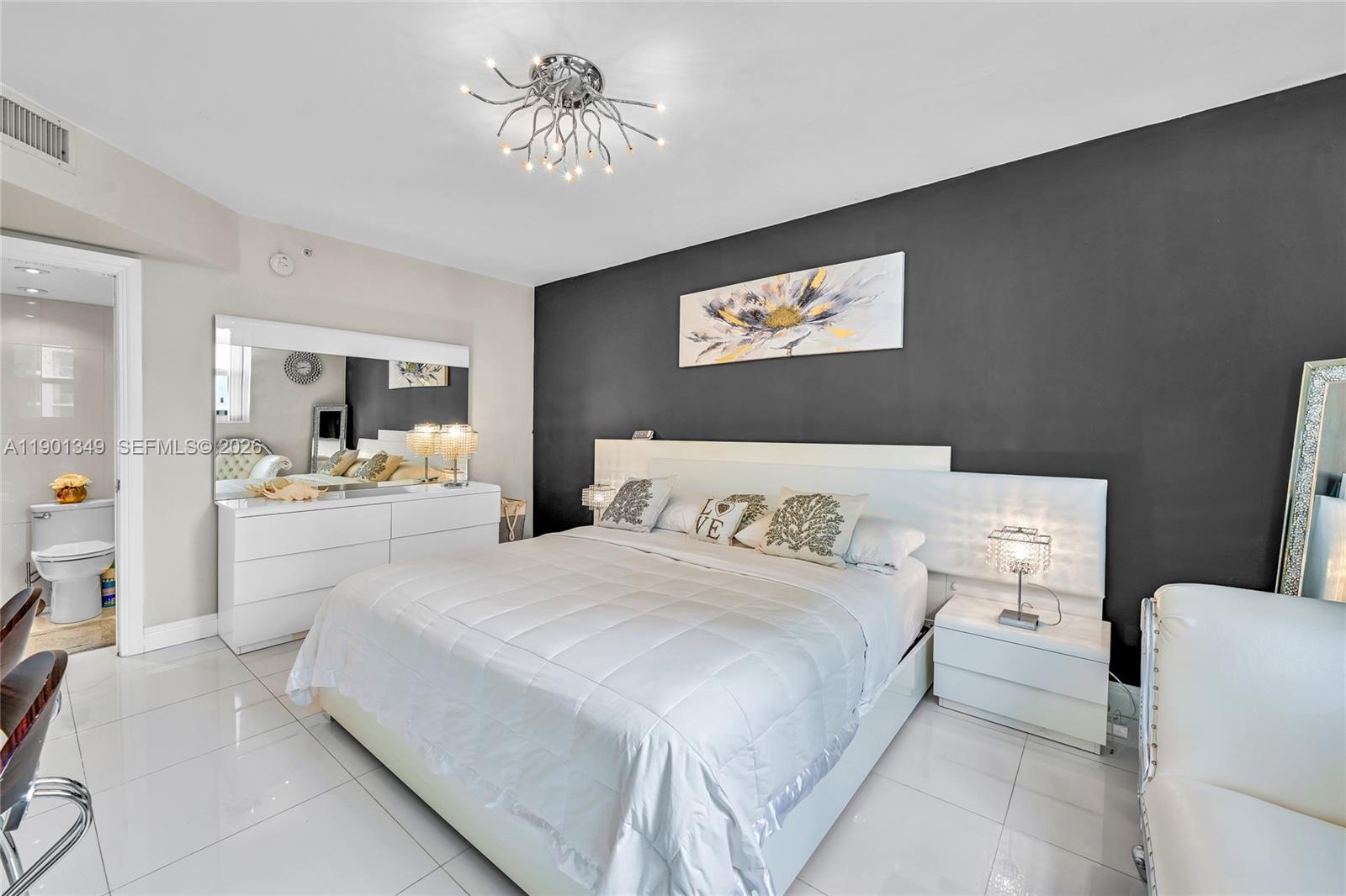 RESIDENCES ON HOLLYWOOD B - Residential