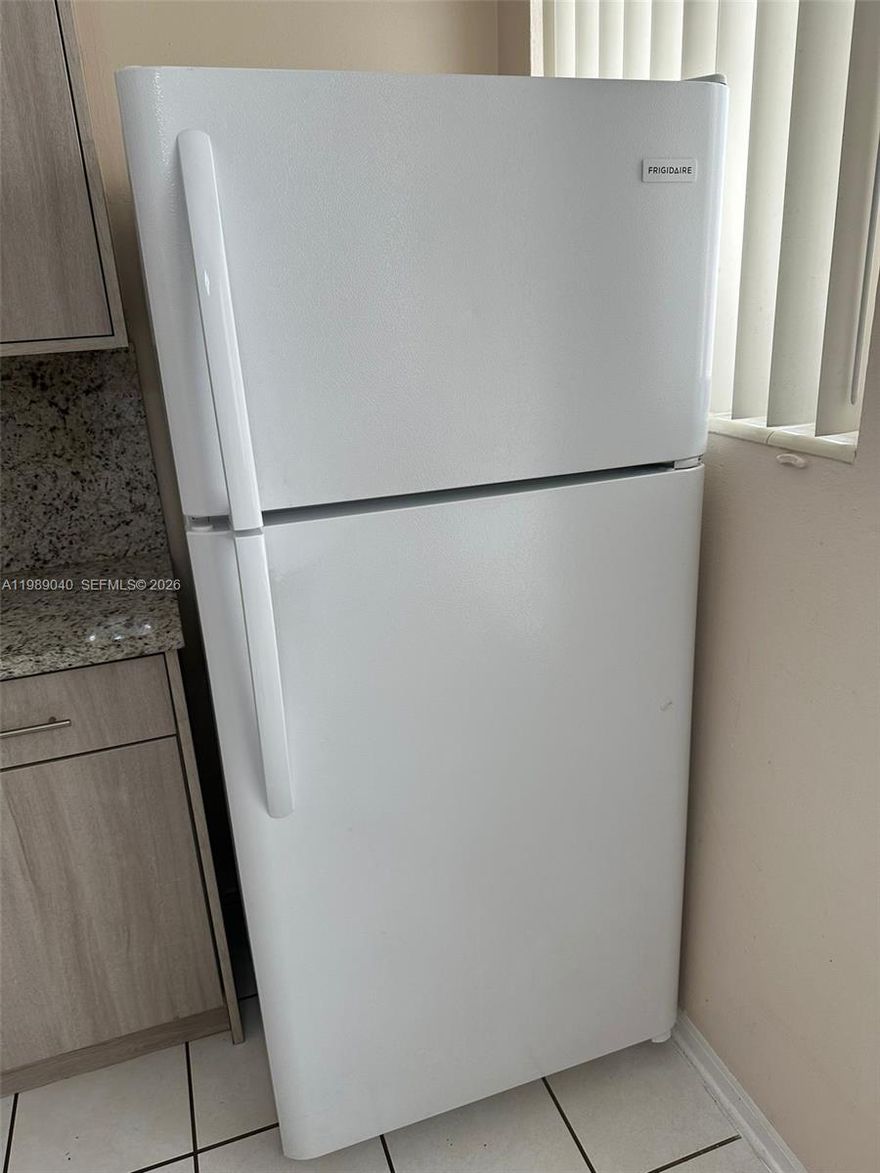 Text listing agent for showing instructions.
1 bedroom / 1 bathroom apartment in excellent condition located in the heart of Hialeah  Close to shopping centers, restaurants, public transportation, and major highways.