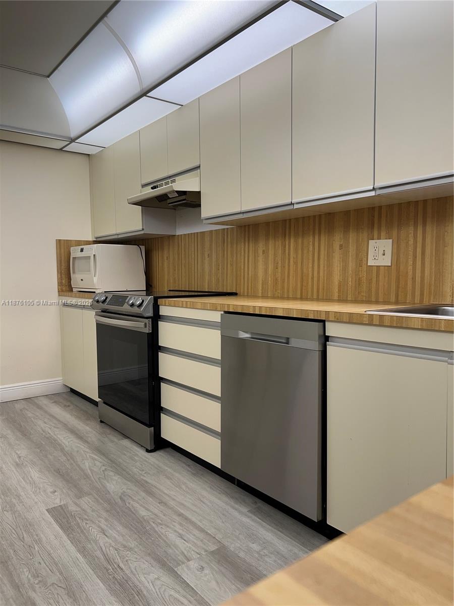 OLYMPUS CONDO PHASE - Residential Lease