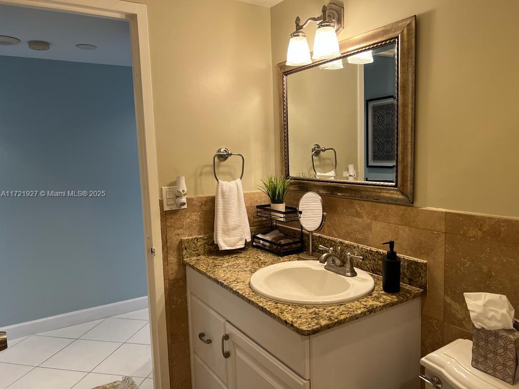 SEA AIR TOWERS CONDO - Residential Lease