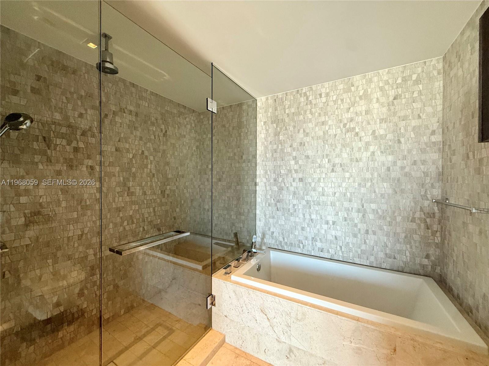 RISE CONDO - Residential