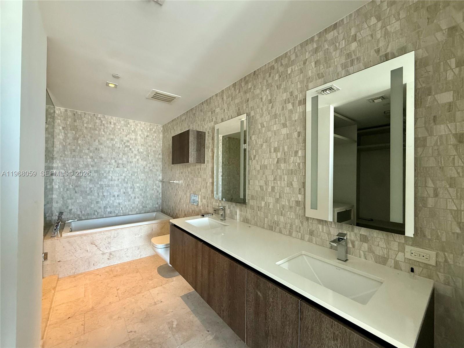 RISE CONDO - Residential