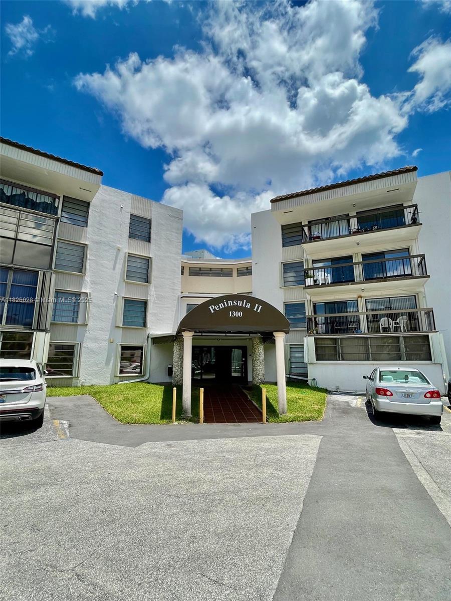 Bright and beautiful remodeled 2-bedroom 2-bathroom apartment on Peninsula Towers. Unit has an enclosed balcony and a very large storage closet. Washer and dryer inside the unit, freshly painted) The building has a pool.