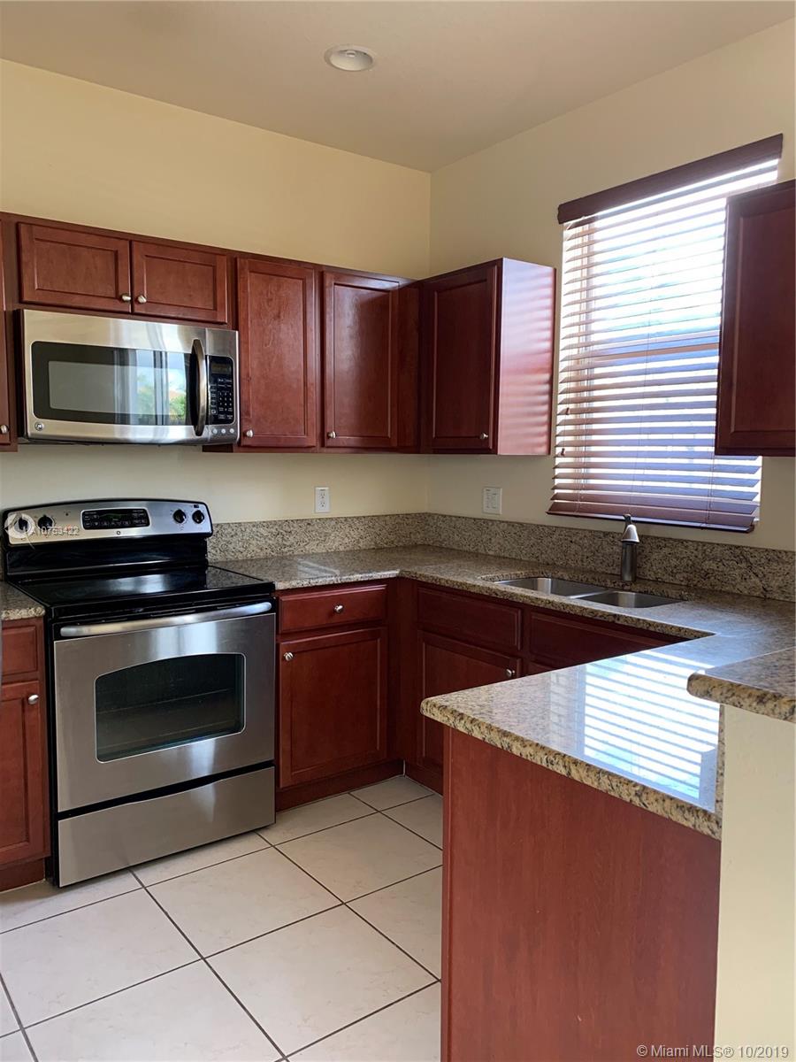 ISLANDS AT DORAL NORTHWES - Residential