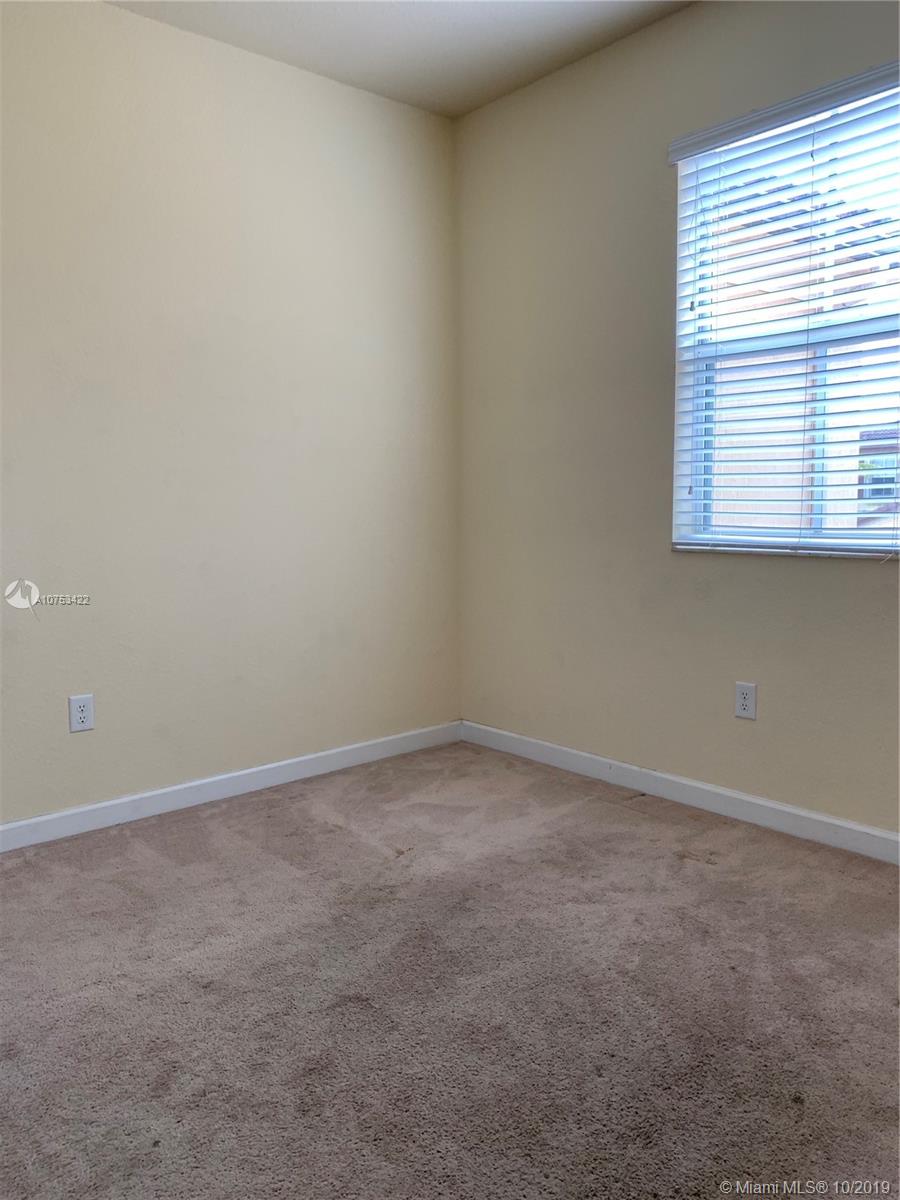 ISLANDS AT DORAL NORTHWES - Residential