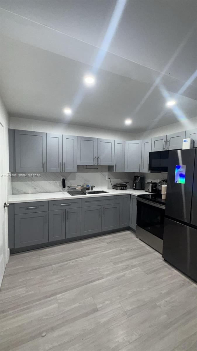 ROYALE GREEN CONDO 3 - Residential