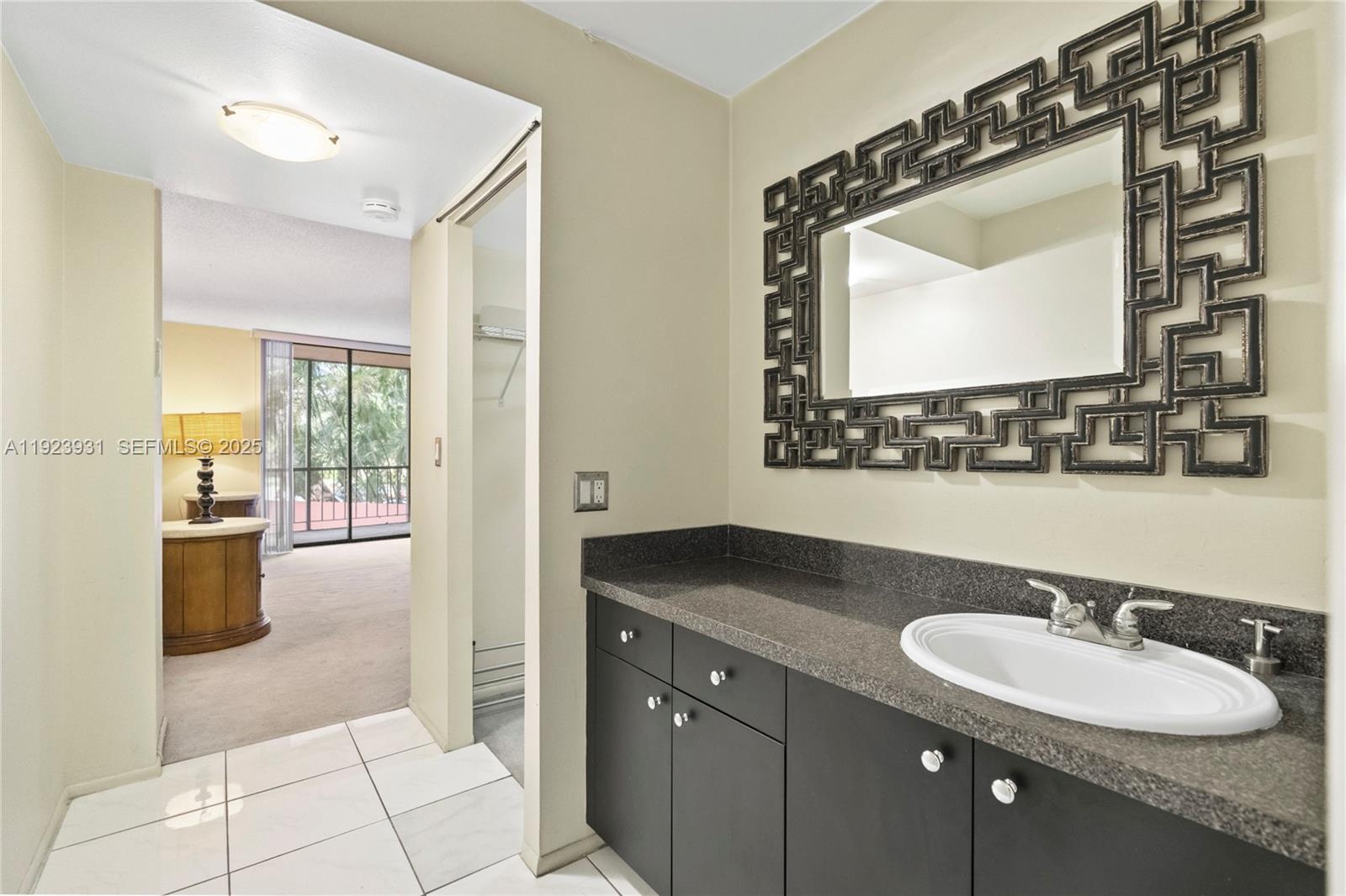 EMERALD HILLS C C APTS CO - Residential