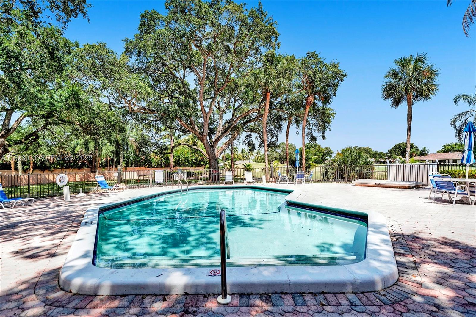 EMERALD HILLS C C APTS CO - Residential