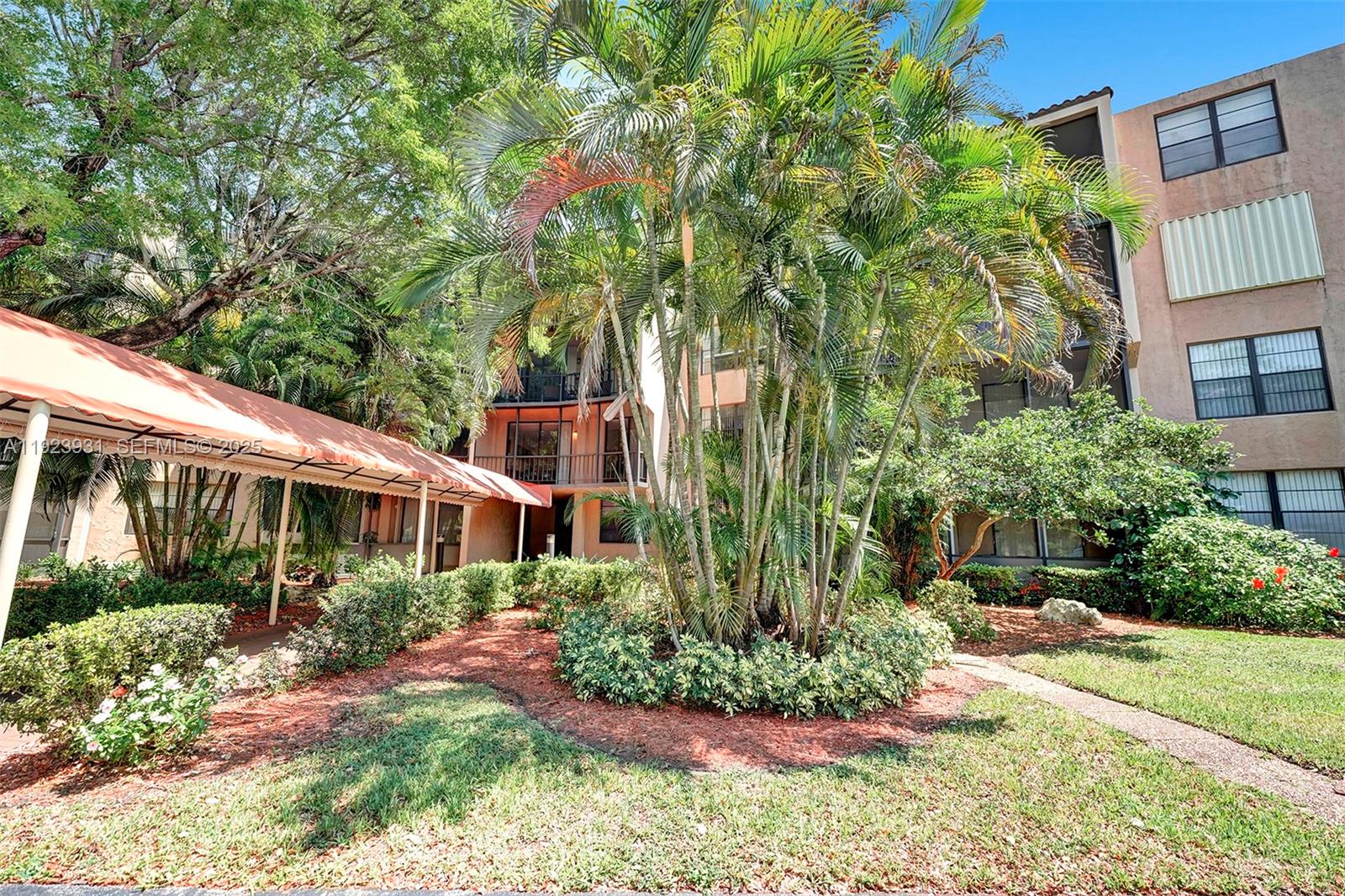 EMERALD HILLS C C APTS CO - Residential