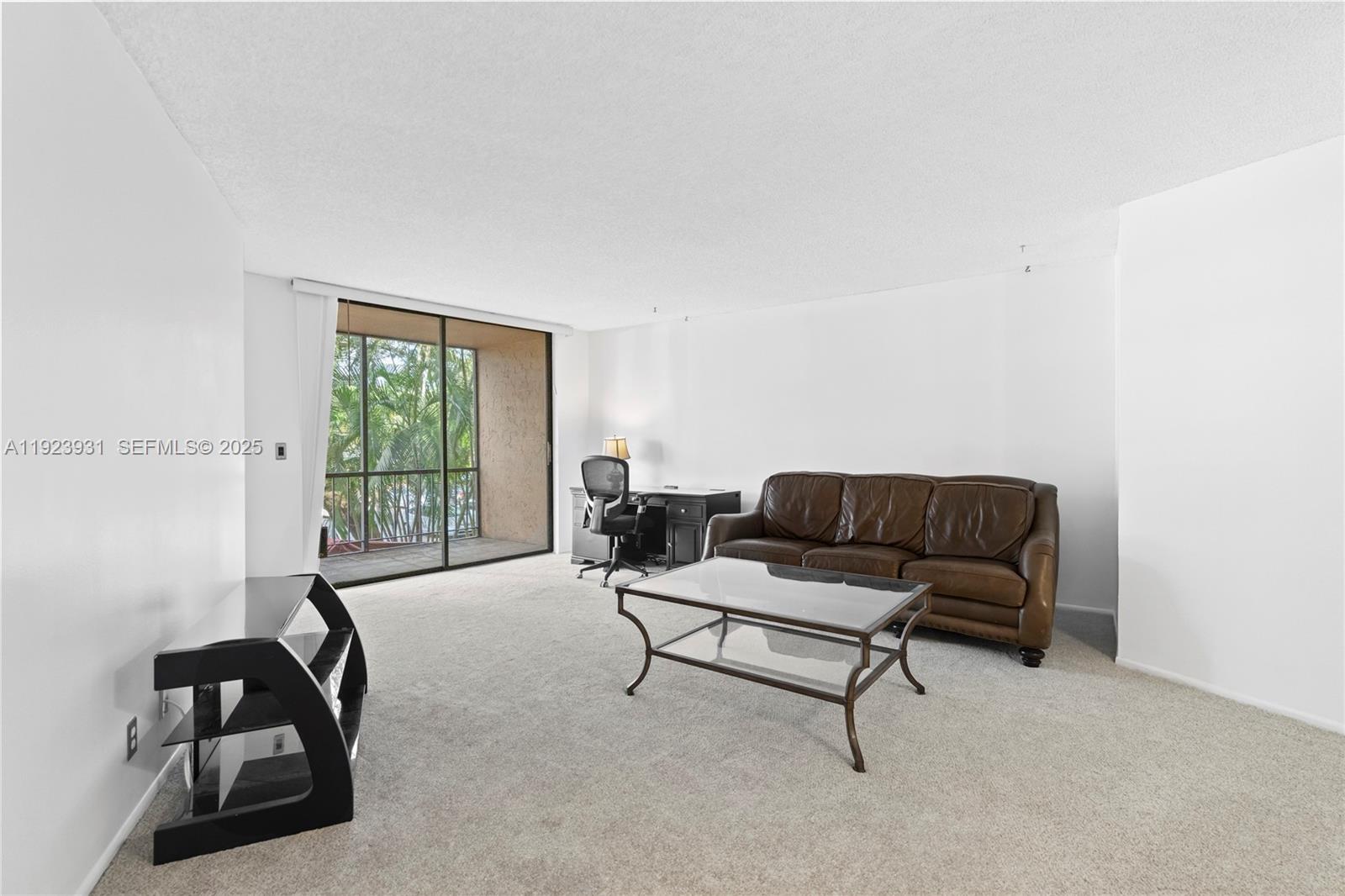 EMERALD HILLS C C APTS CO - Residential