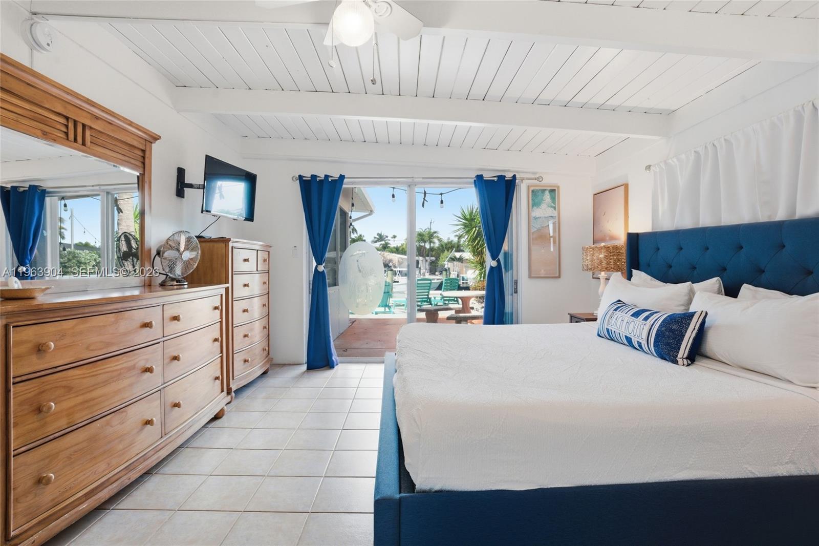 KEY COLONY BEACH 1ST ADD - Residential