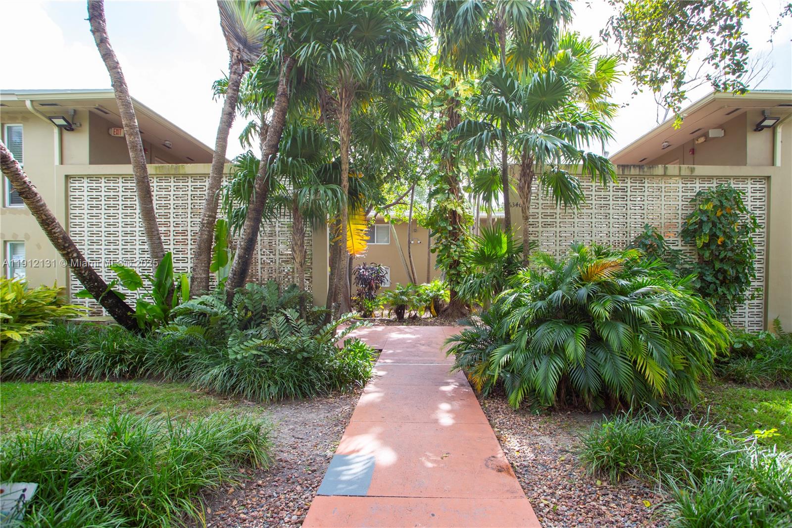 THE OAKS AT SOUTH MIAMI C - Residential Lease