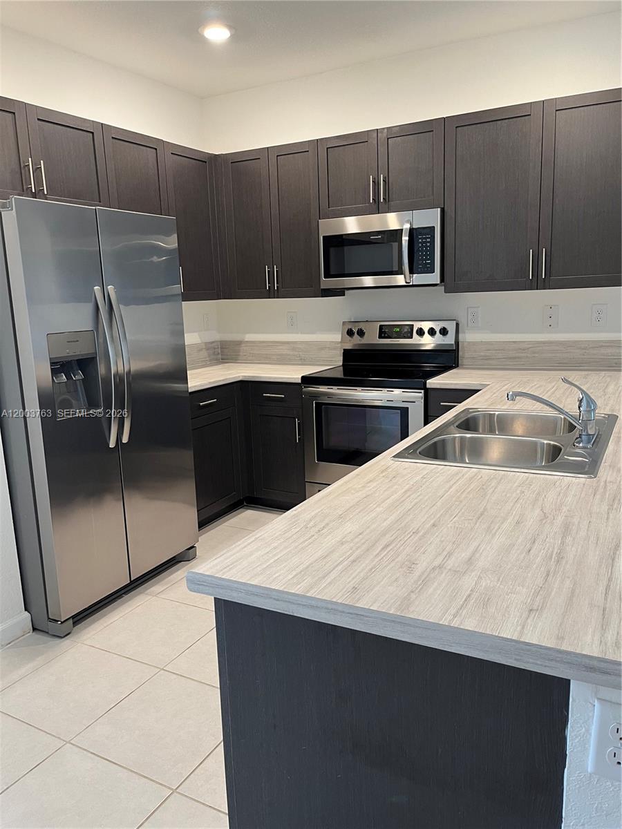 ENCLAVE SOUTH PHASE 2 - Residential