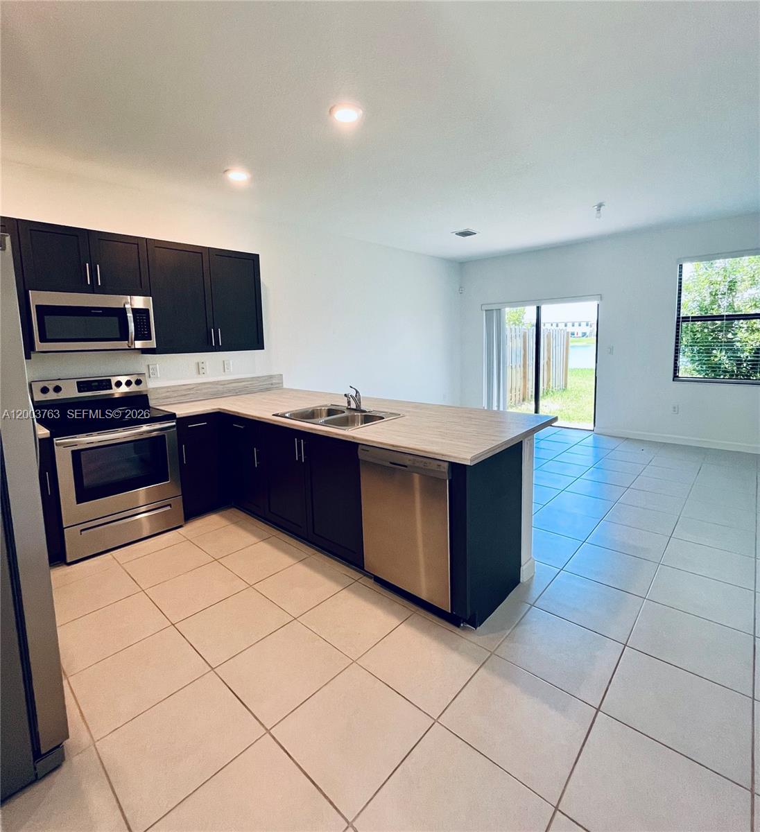 ENCLAVE SOUTH PHASE 2 - Residential