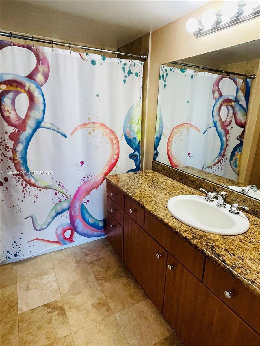 HALLANDALE BEACH PRIVATE - Residential