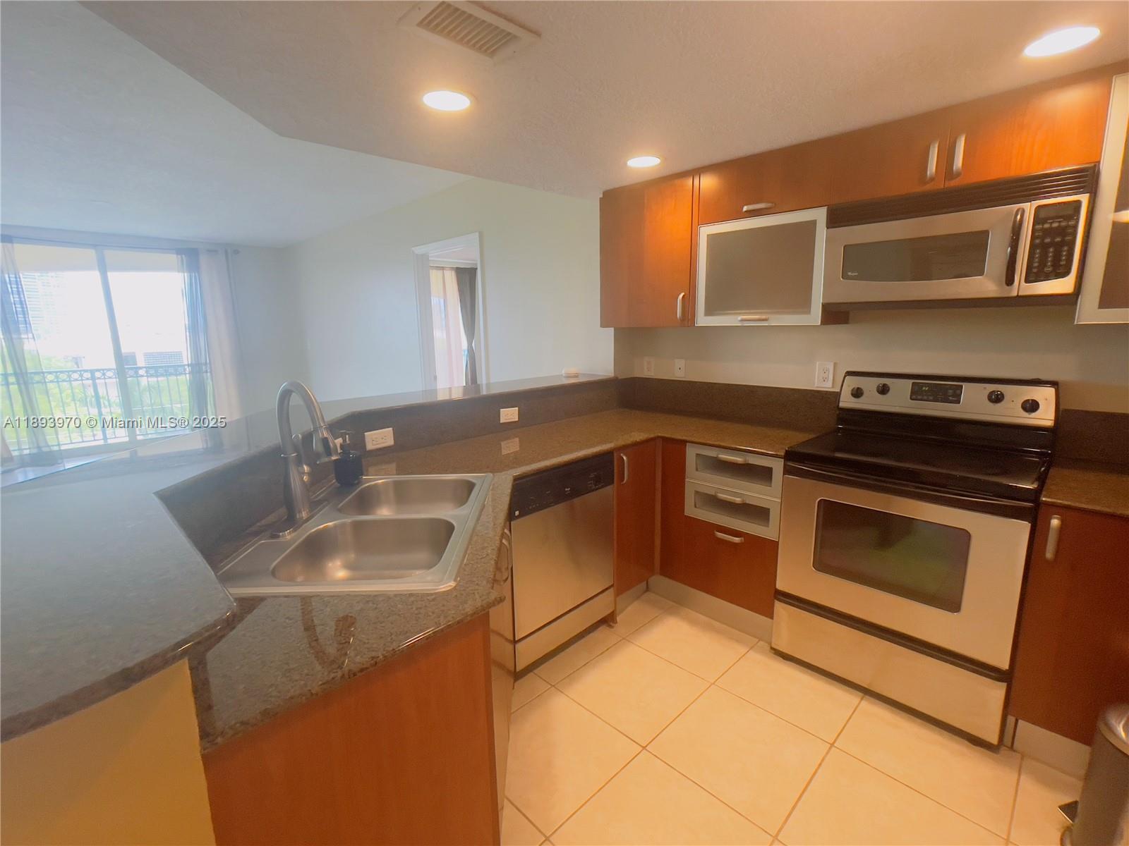 HALLANDALE BEACH PRIVATE - Residential