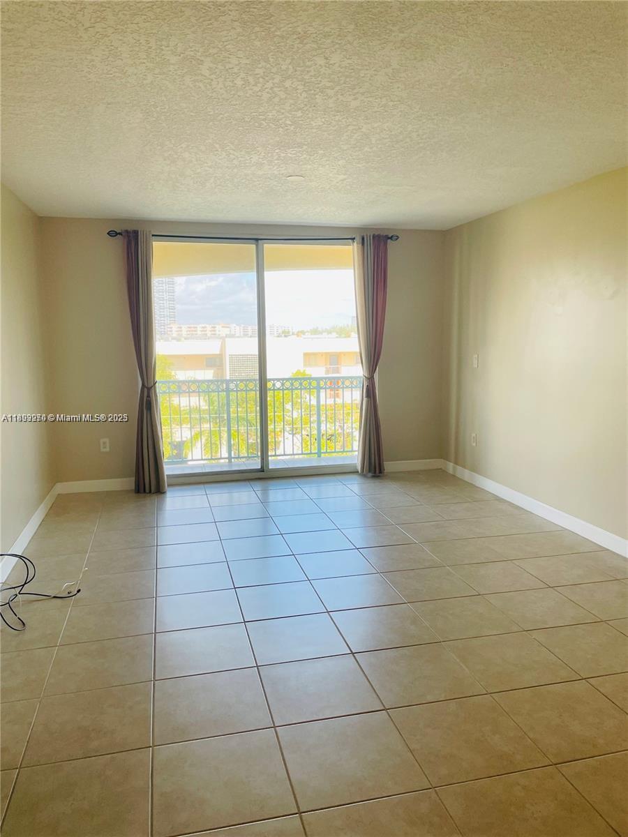 HALLANDALE BEACH PRIVATE - Residential