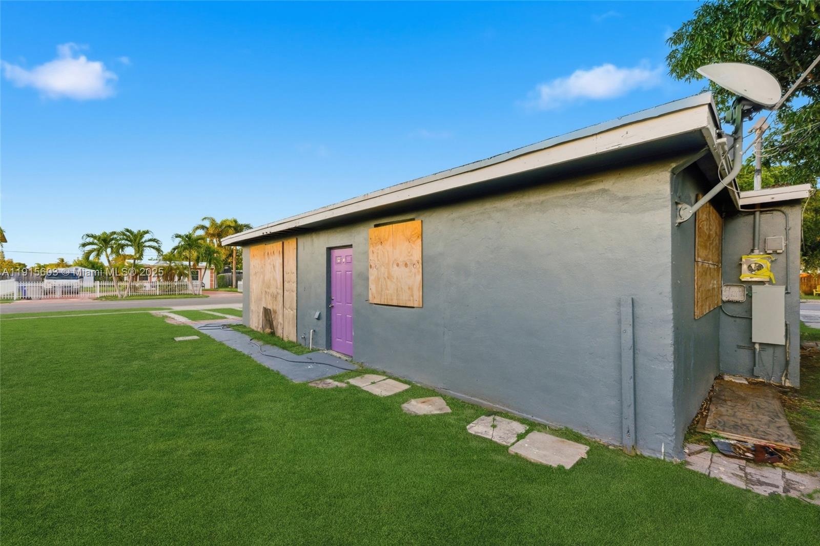 SANDERS PARK - Residential