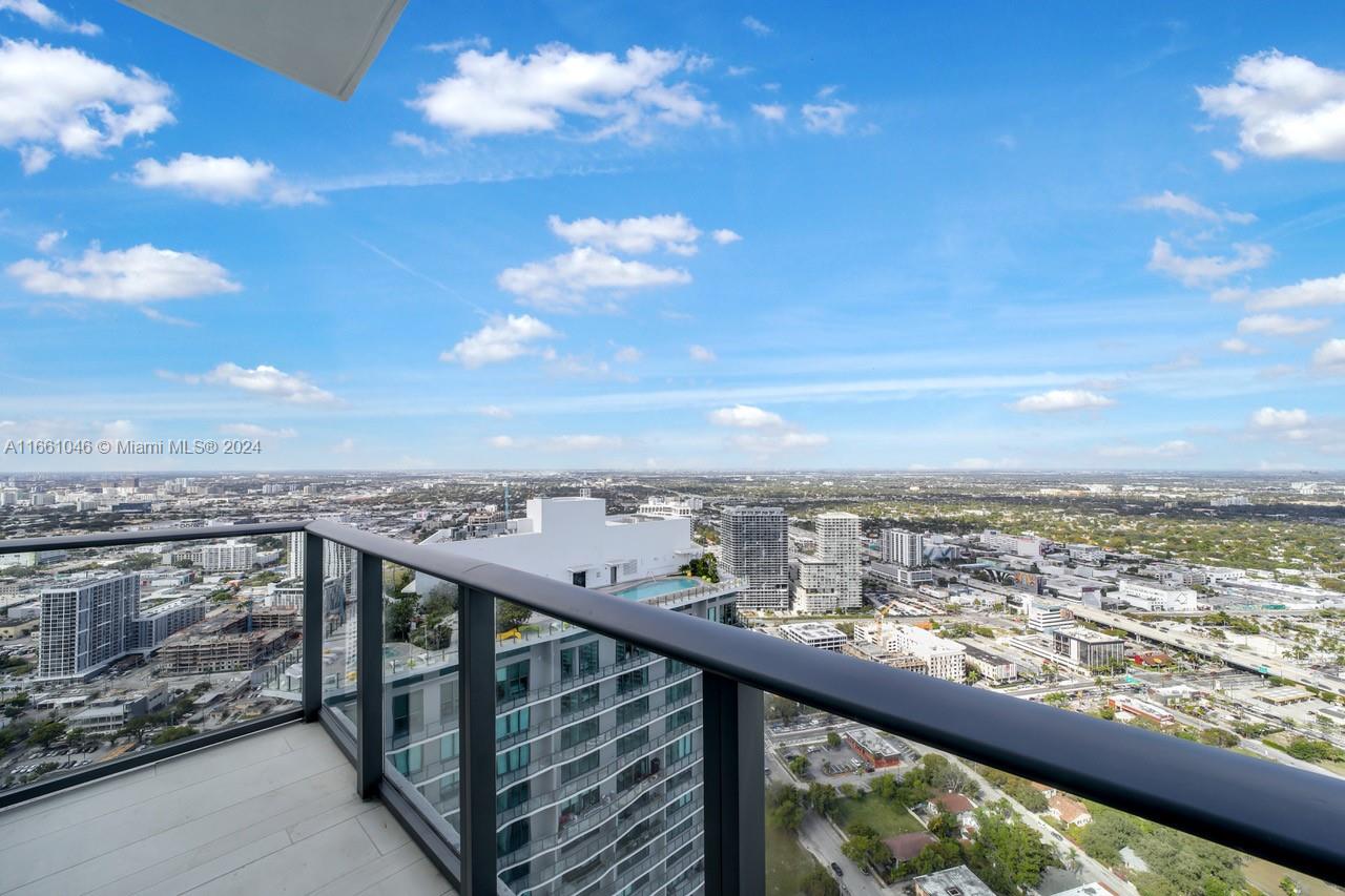 PARAISO BAY CONDO - Residential