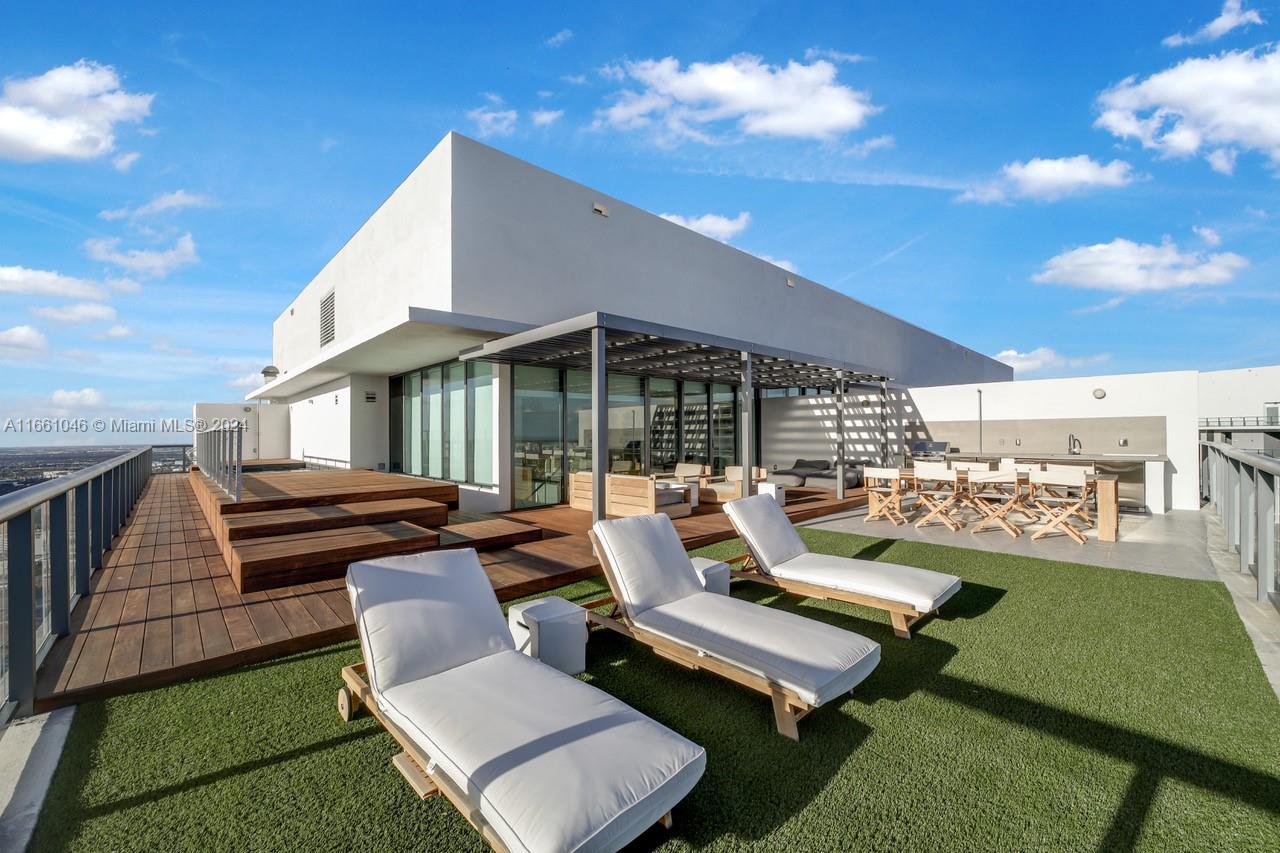 PARAISO BAY CONDO - Residential