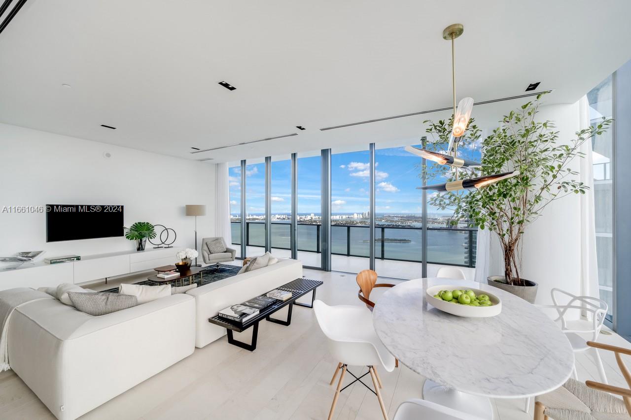 PARAISO BAY CONDO - Residential