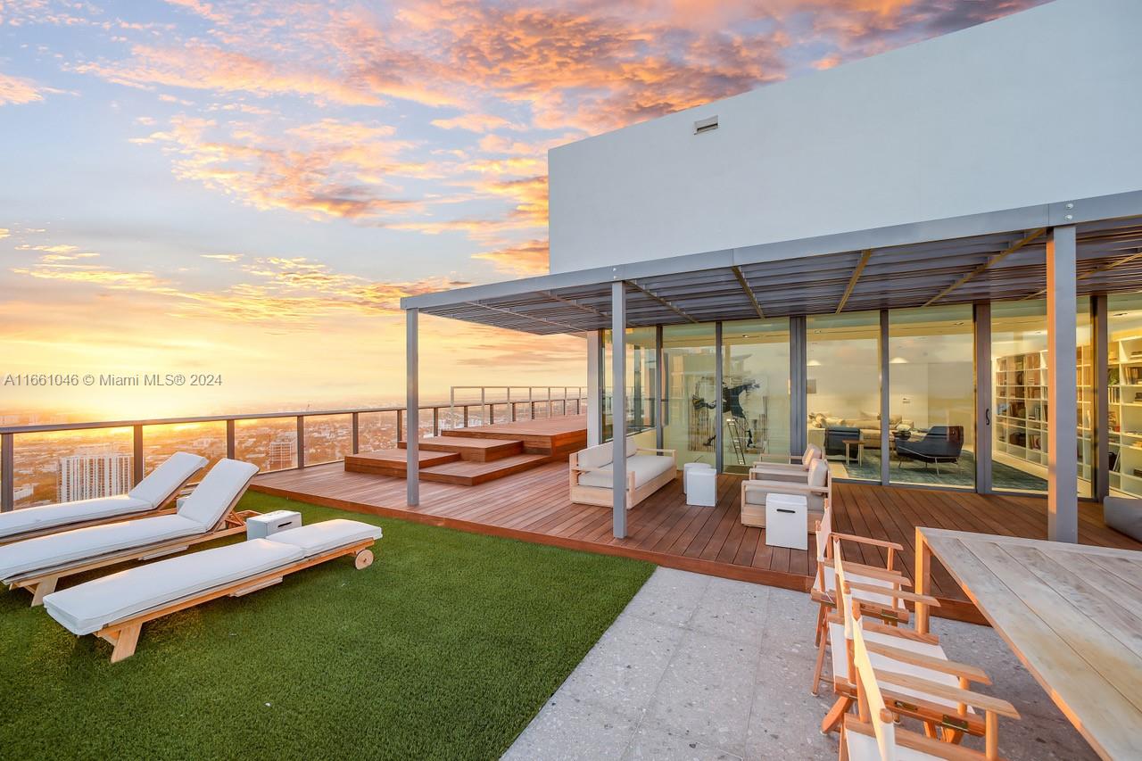 PARAISO BAY CONDO - Residential