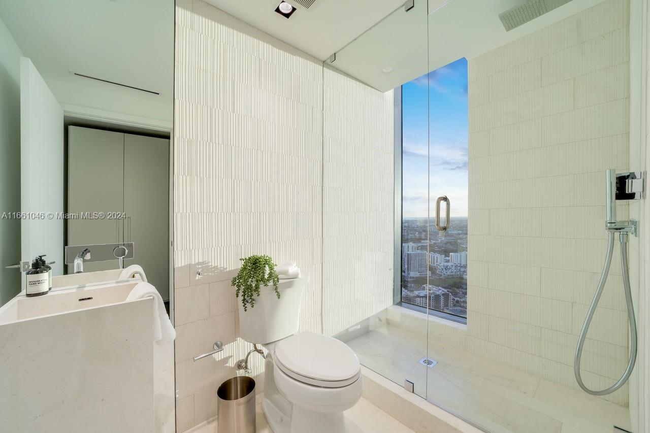 PARAISO BAY CONDO - Residential