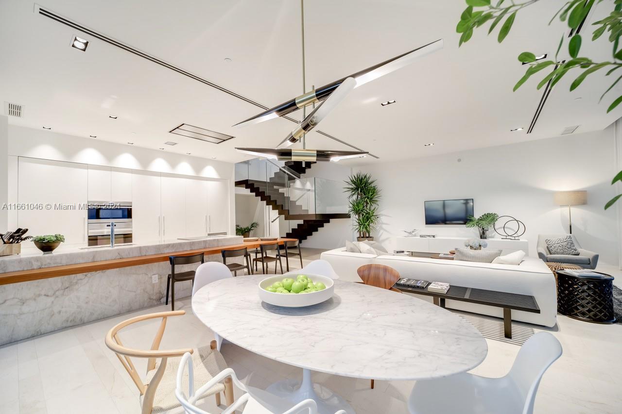 PARAISO BAY CONDO - Residential