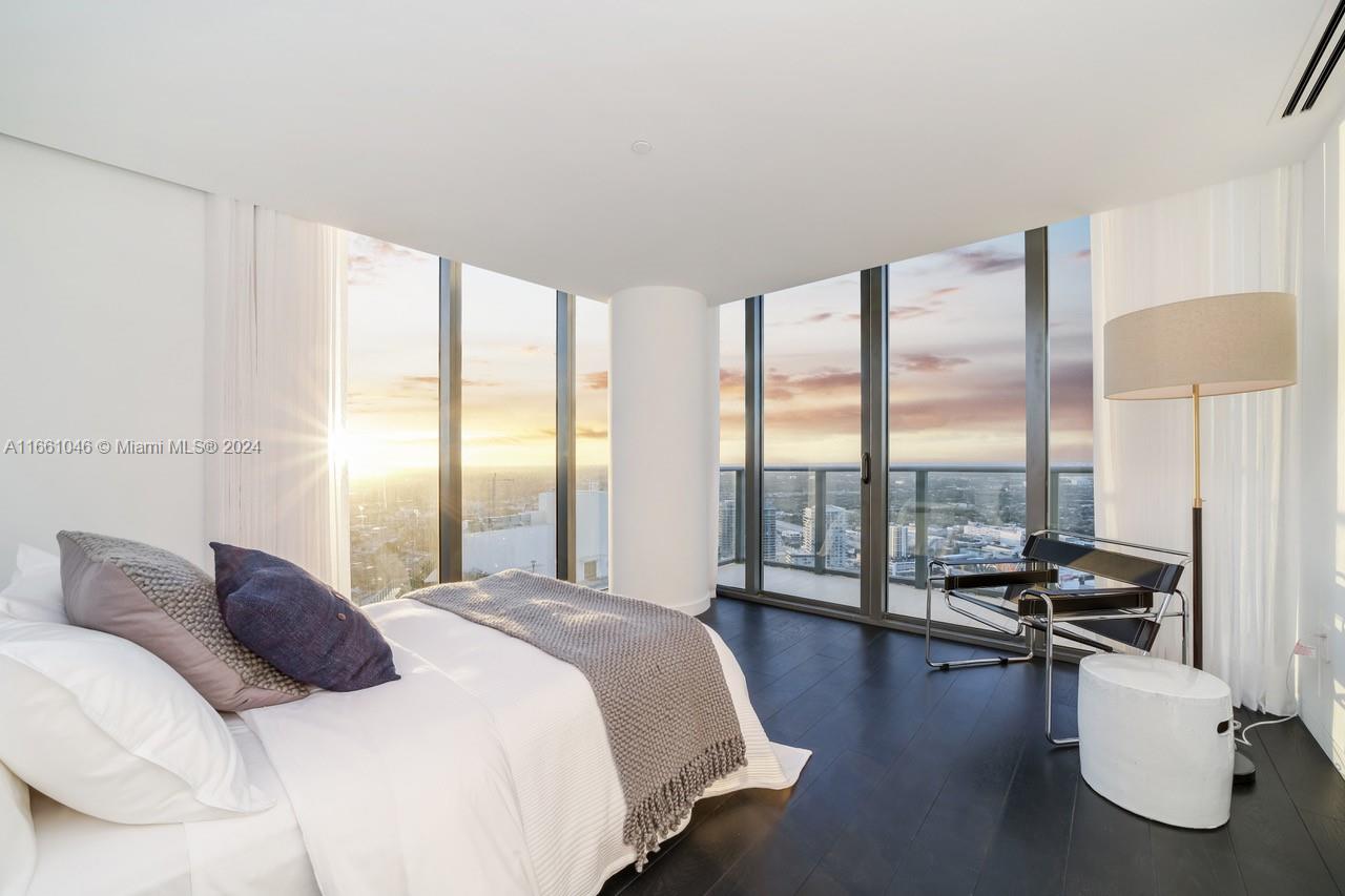 PARAISO BAY CONDO - Residential