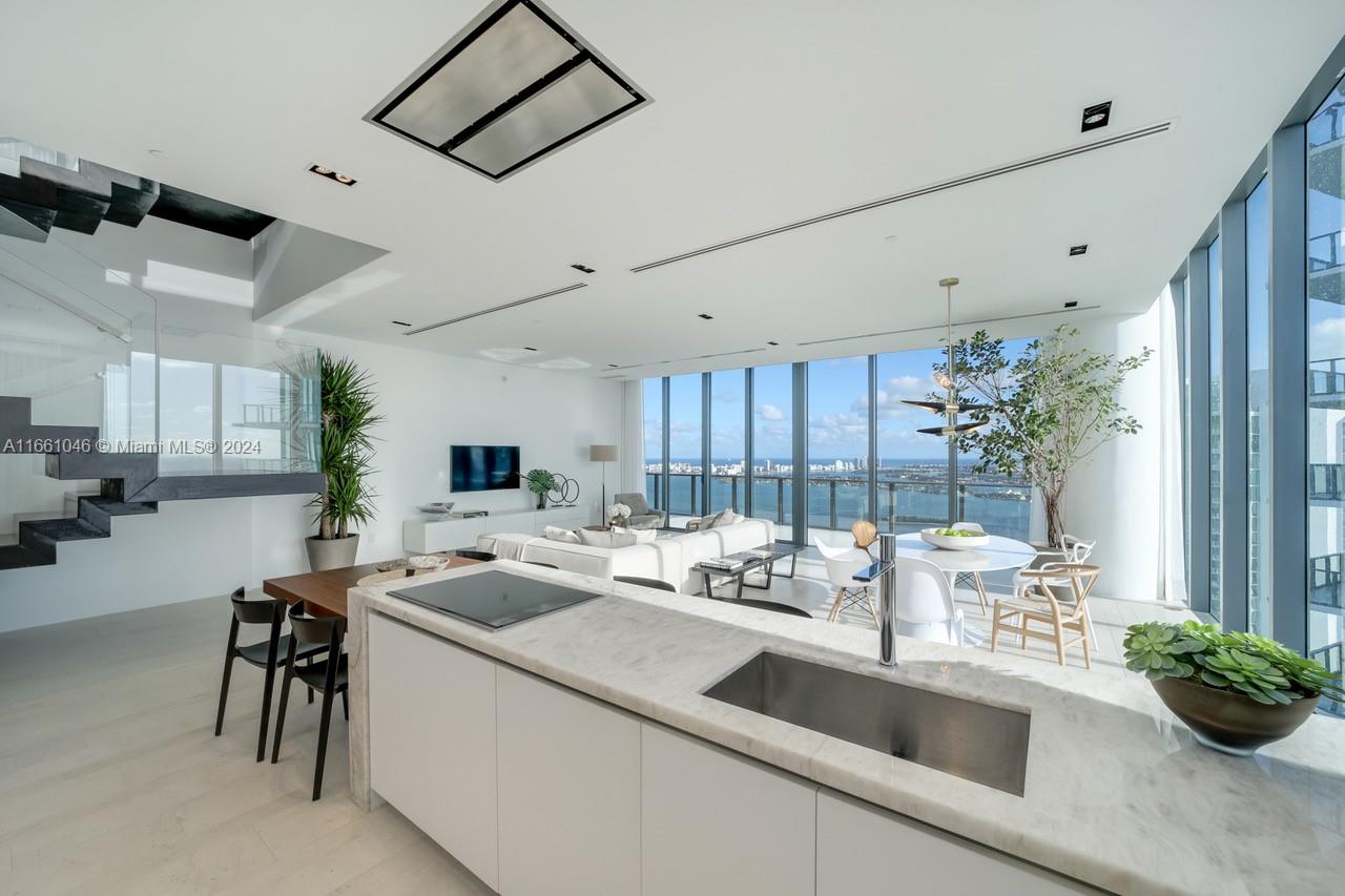 PARAISO BAY CONDO - Residential