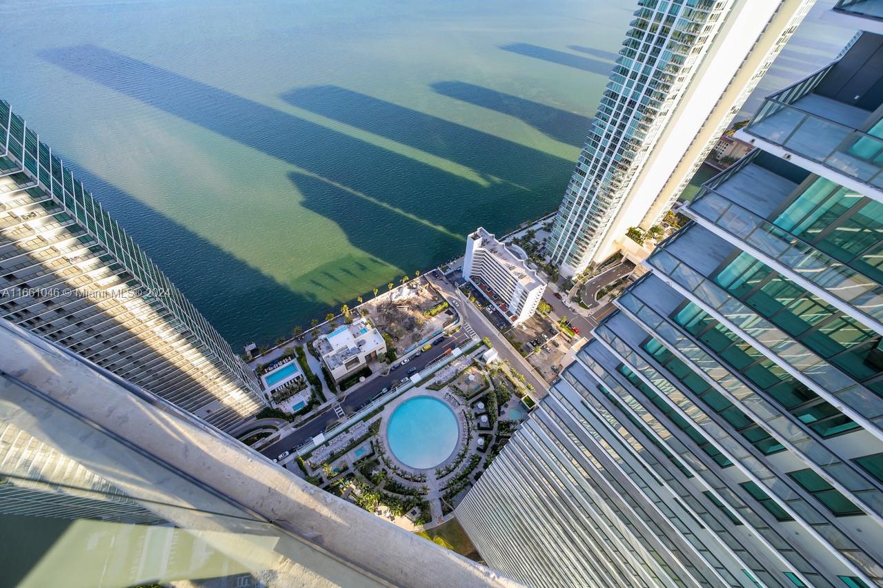 PARAISO BAY CONDO - Residential
