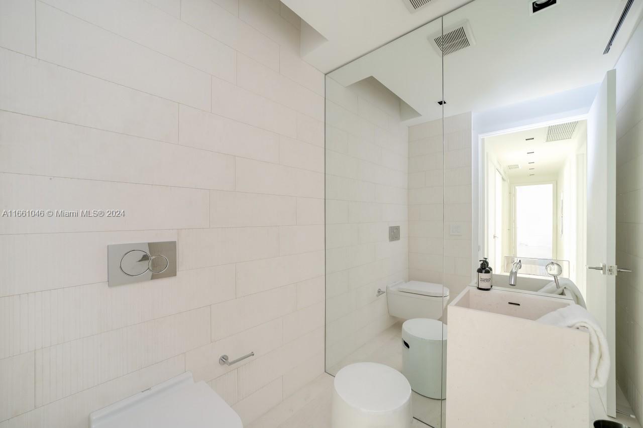 PARAISO BAY CONDO - Residential