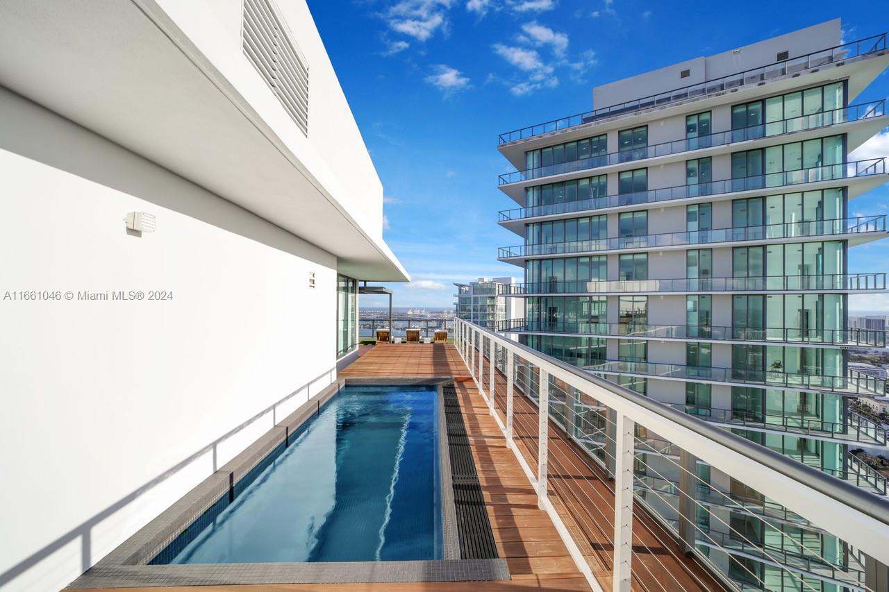 PARAISO BAY CONDO - Residential