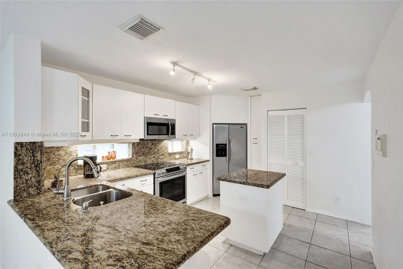 WEST LAKE VILLAGE PLAT - Residential