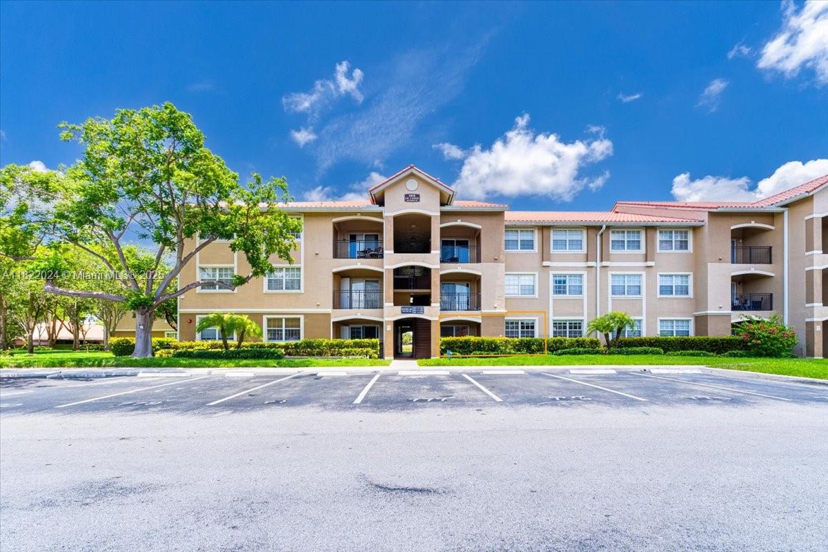 MARQUESA CONDO - Residential