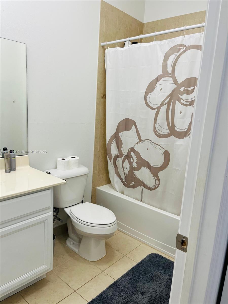 CHAMPION LAKES - Residential