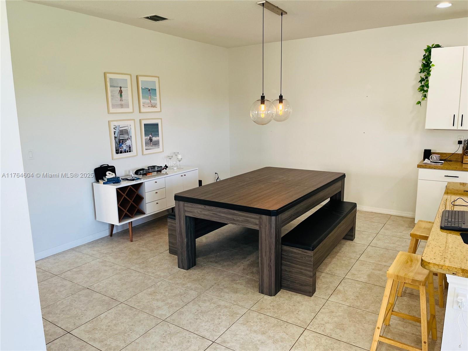 CHAMPION LAKES - Residential