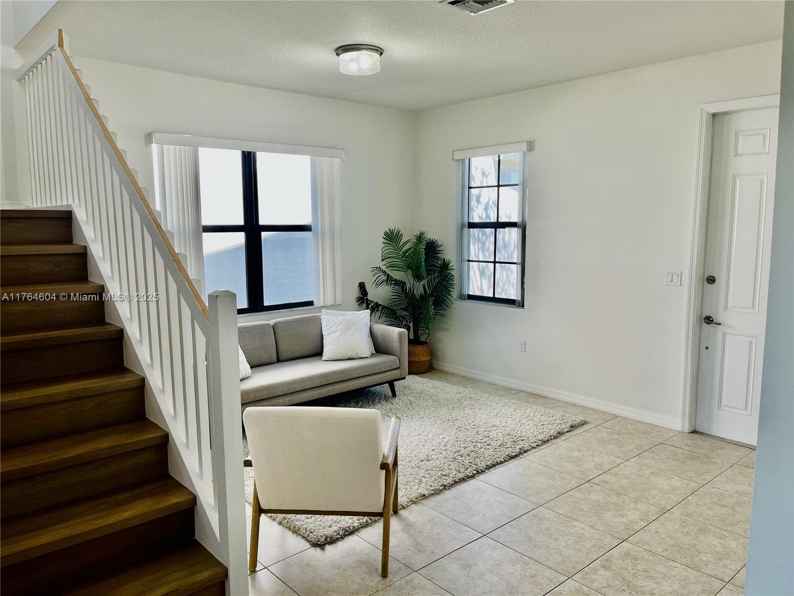 CHAMPION LAKES - Residential