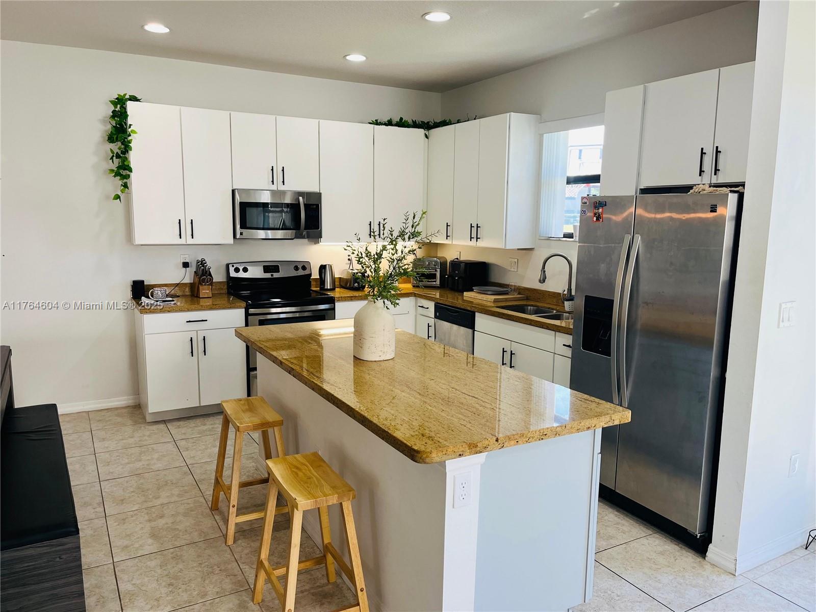 CHAMPION LAKES - Residential