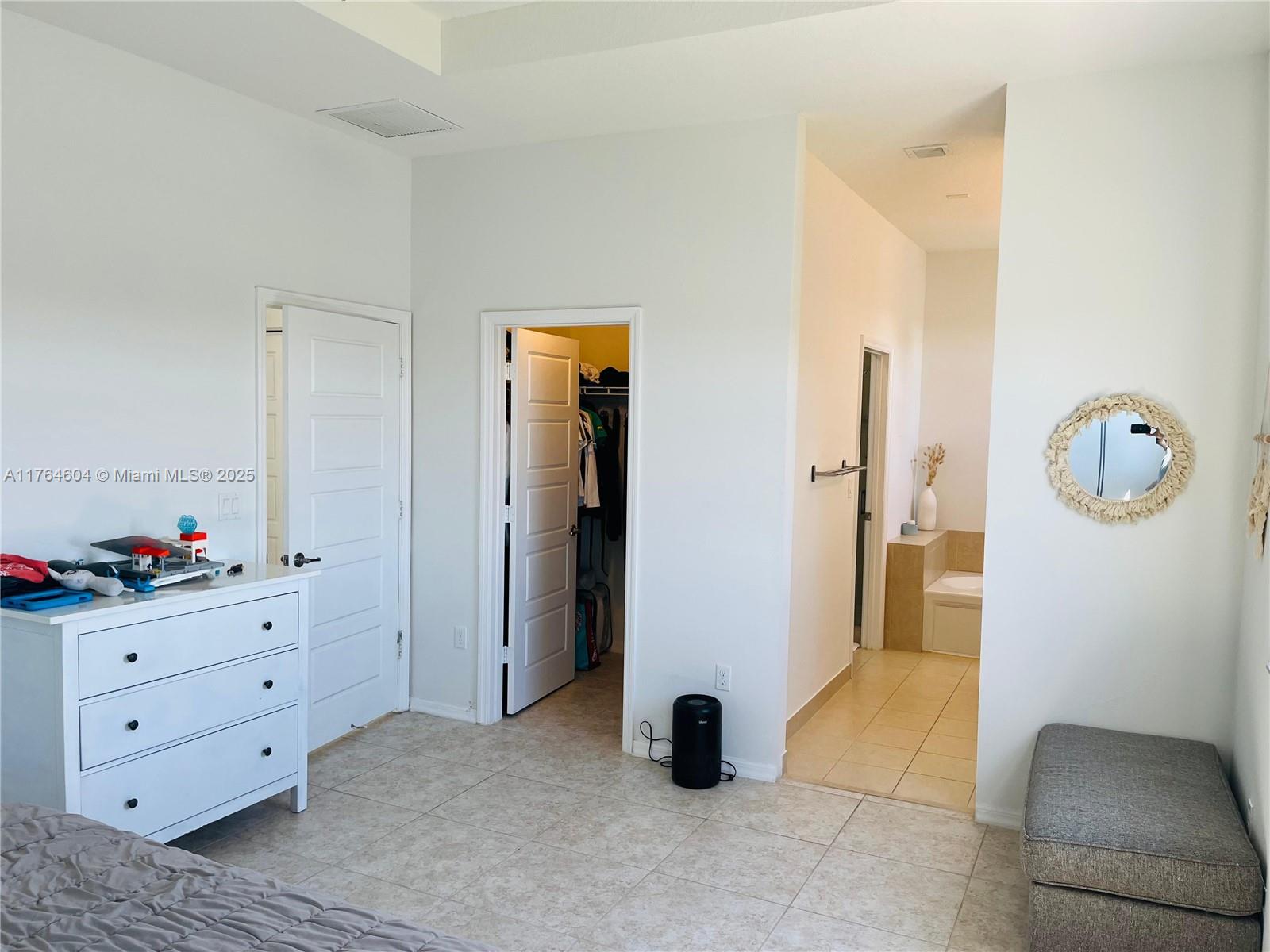 CHAMPION LAKES - Residential