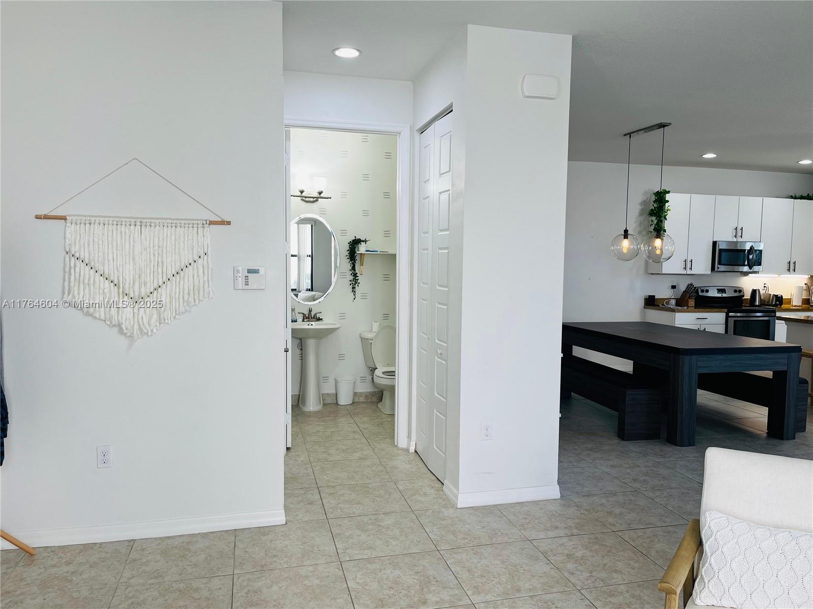 CHAMPION LAKES - Residential