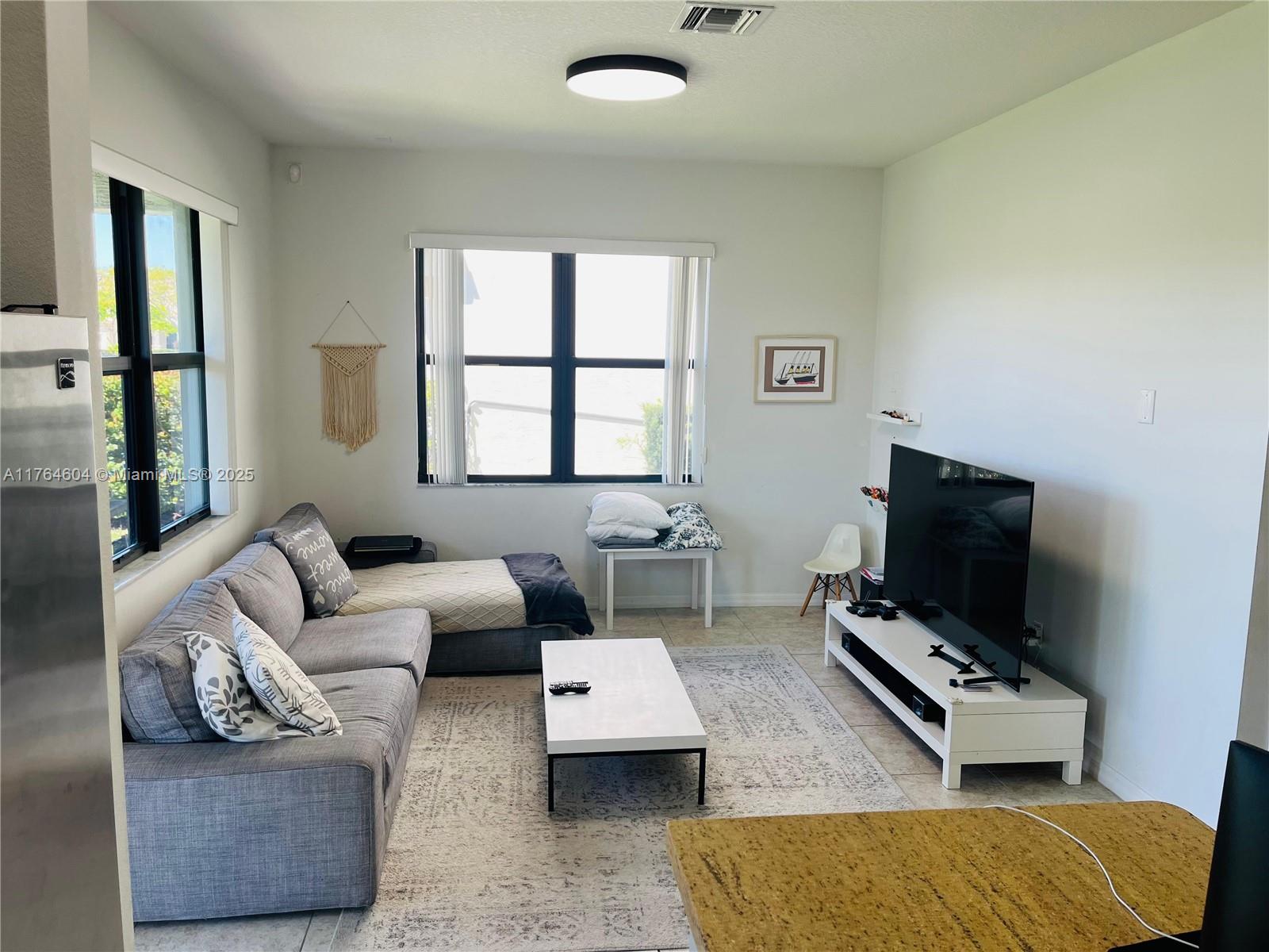 CHAMPION LAKES - Residential