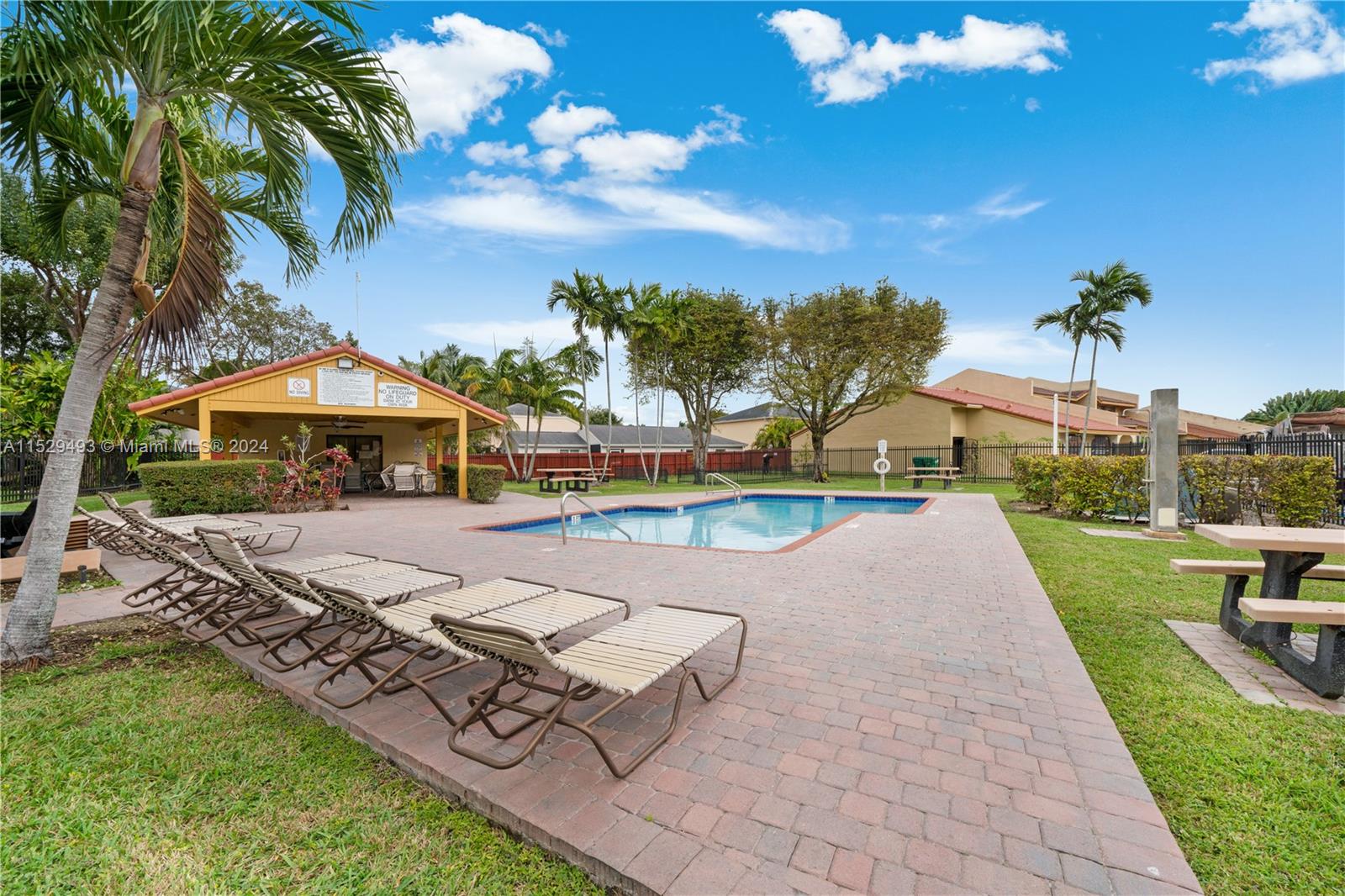 SPRINGFEVER - Residential Lease