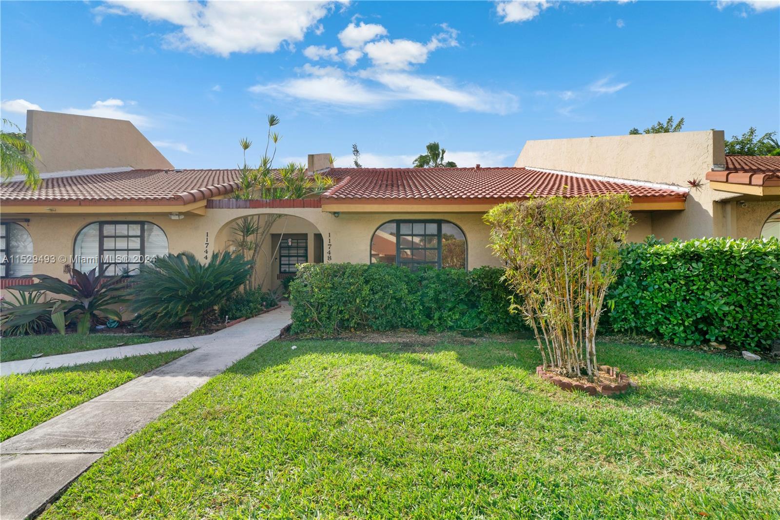 This exceptional single-story townhouse, nestled within the secure gates of La Fontana, boasts a central Kendall location near restaurants, shopping, and public transportation. Featuring a thoughtfully designed floor plan, this residence offers 2 bedrooms and 2 bathrooms and a back yard. The spacious primary bedroom includes a walk-in closet, while the updated kitchen showcases quartz countertops and stainless steel appliances. Residents can enjoy the community's refreshing pool and ample guest parking is available.