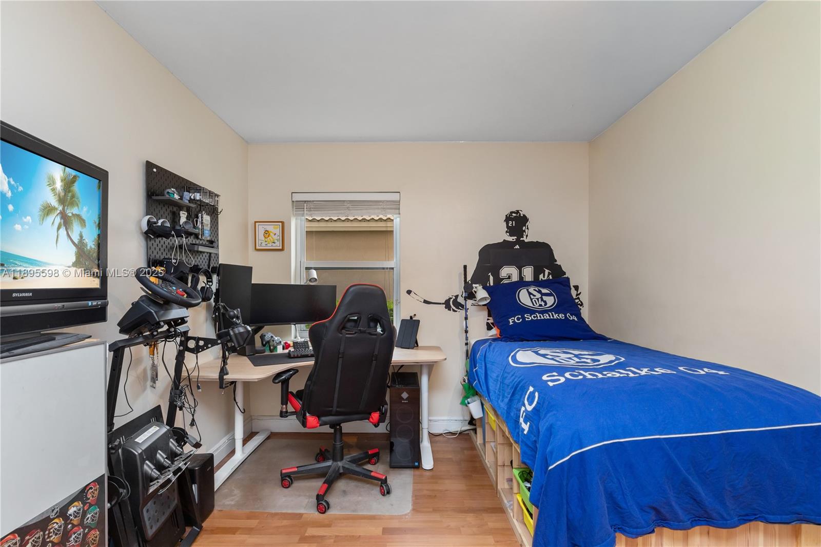 PEMBROKE ISLES - Residential
