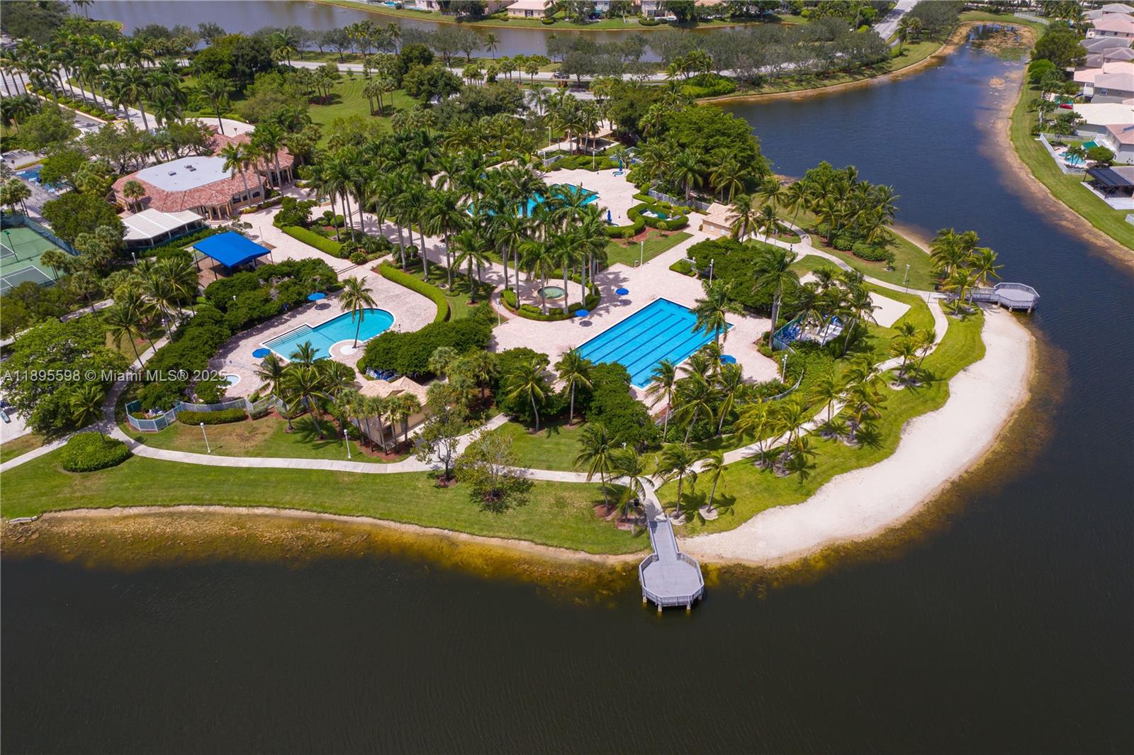 PEMBROKE ISLES - Residential
