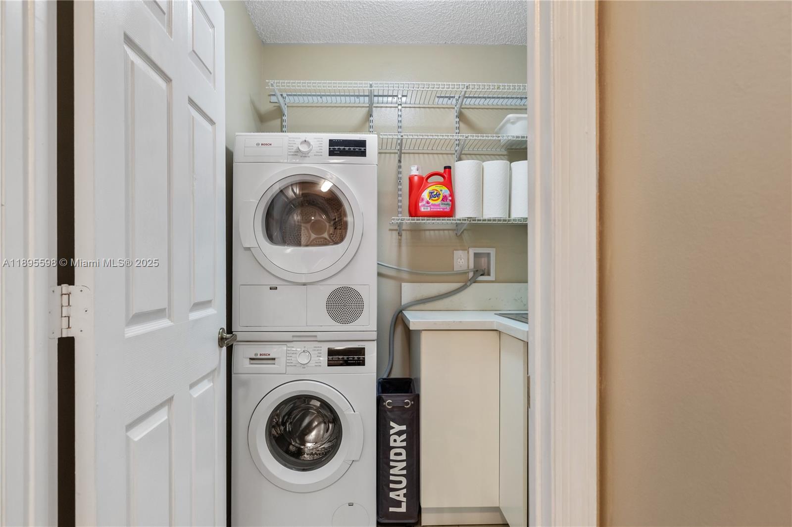 PEMBROKE ISLES - Residential