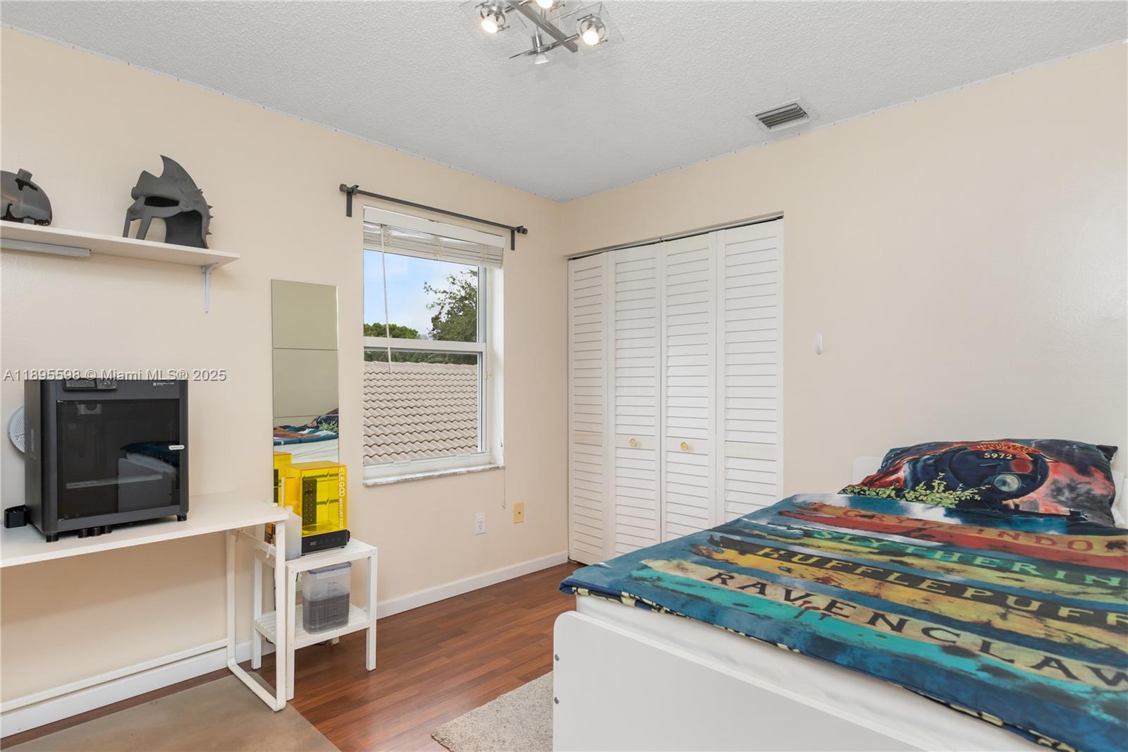 PEMBROKE ISLES - Residential